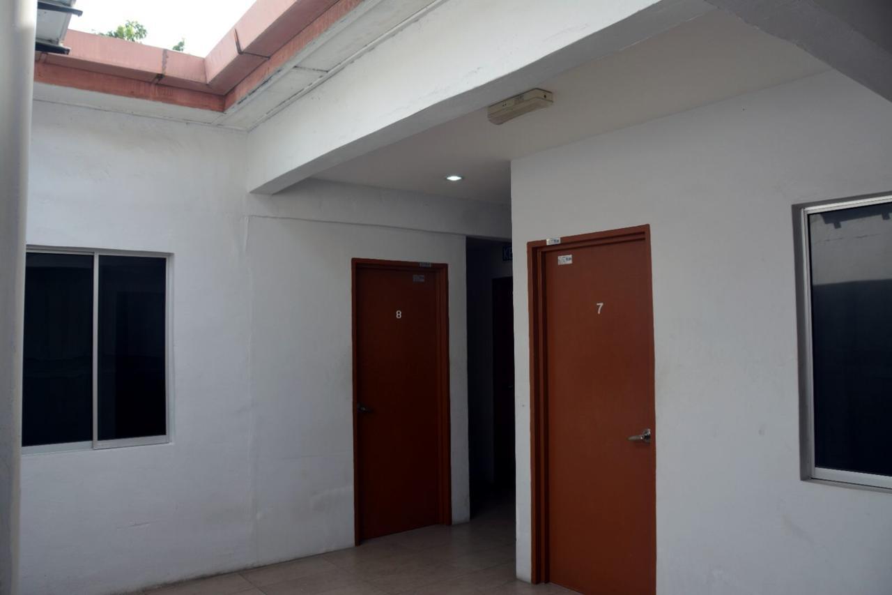 איפוה Hotel Bajet Pulai מראה חיצוני תמונה