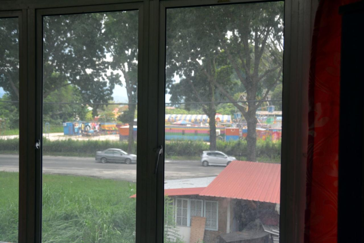 איפוה Hotel Bajet Pulai מראה חיצוני תמונה